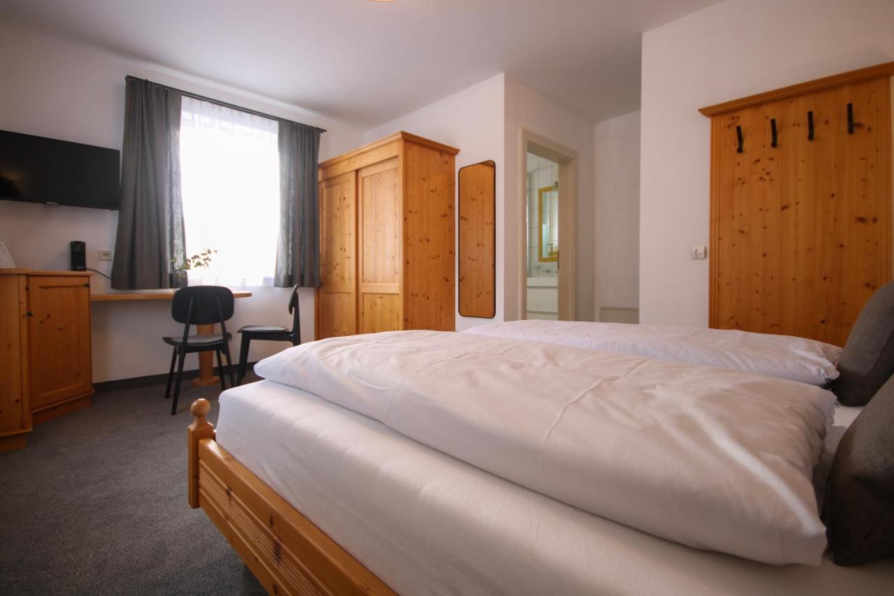 Bosek'S Hotel วาไกรน์ ภายนอก รูปภาพ