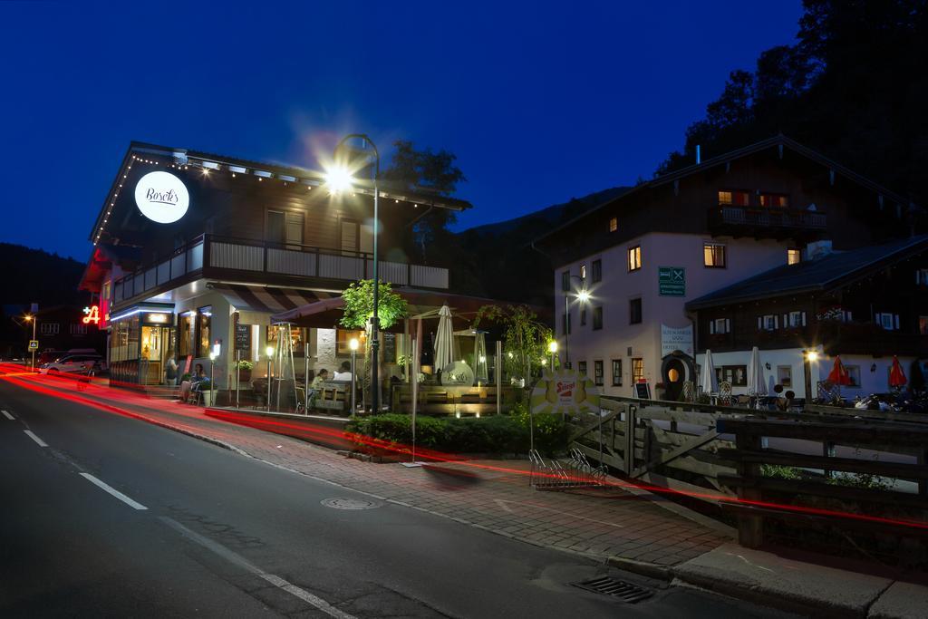 Bosek'S Hotel วาไกรน์ ภายนอก รูปภาพ