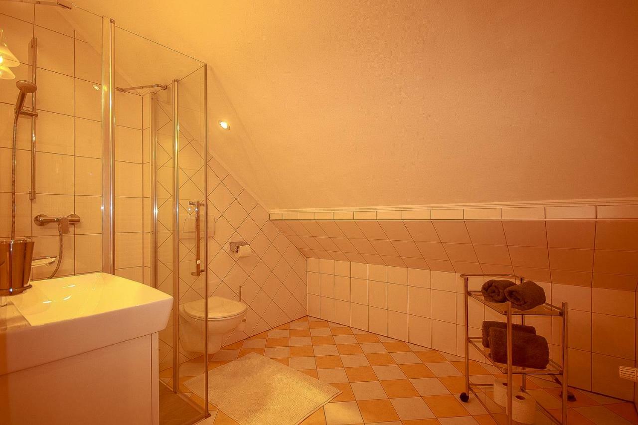 Bosek'S Hotel วาไกรน์ ภายนอก รูปภาพ